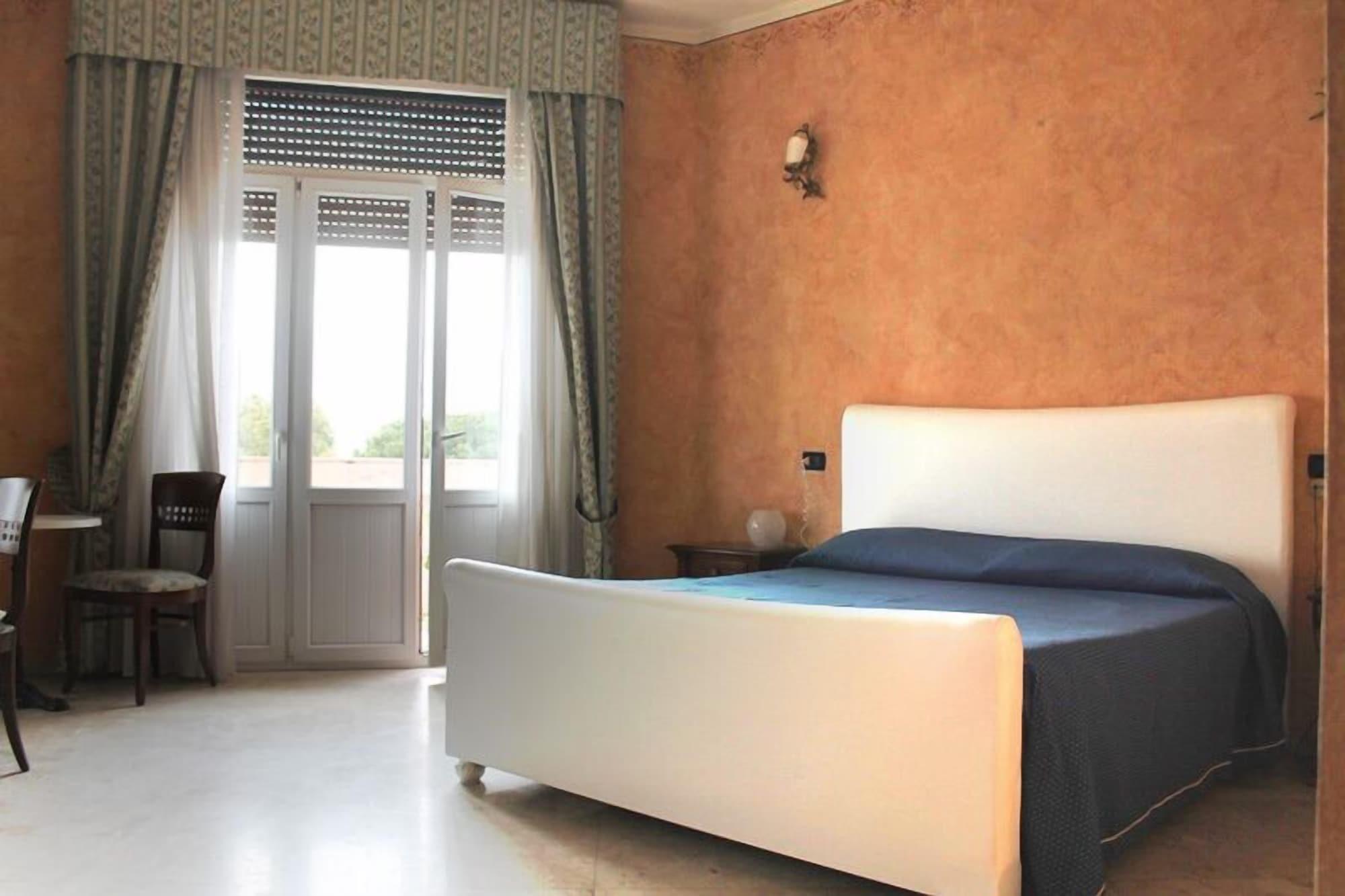 Hotel Lungomare Reggio Calabria Exterior photo