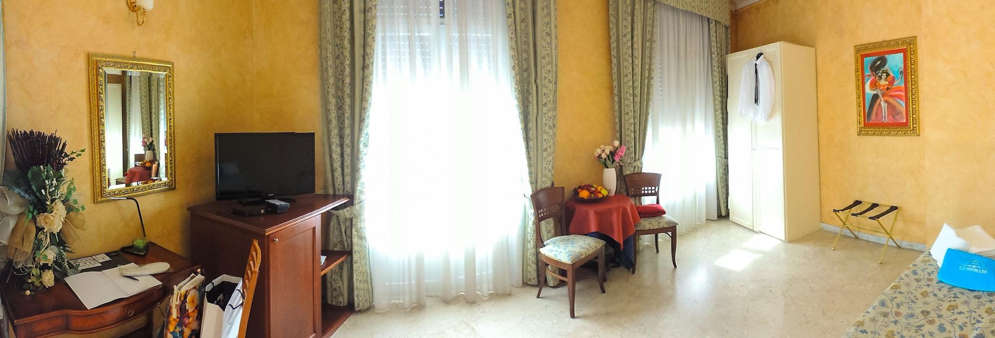 Hotel Lungomare Reggio Calabria Exterior photo