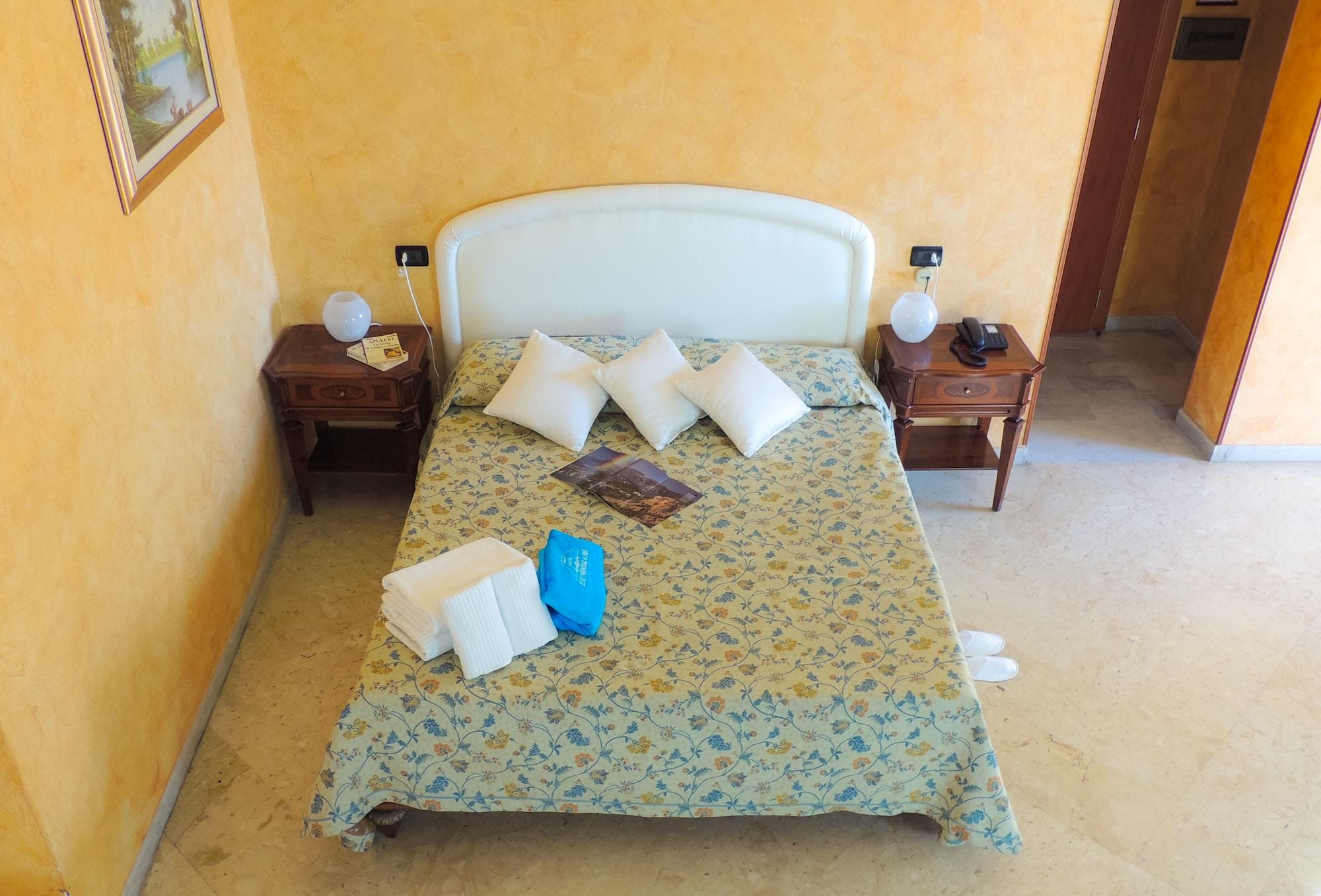 Hotel Lungomare Reggio Calabria Exterior photo