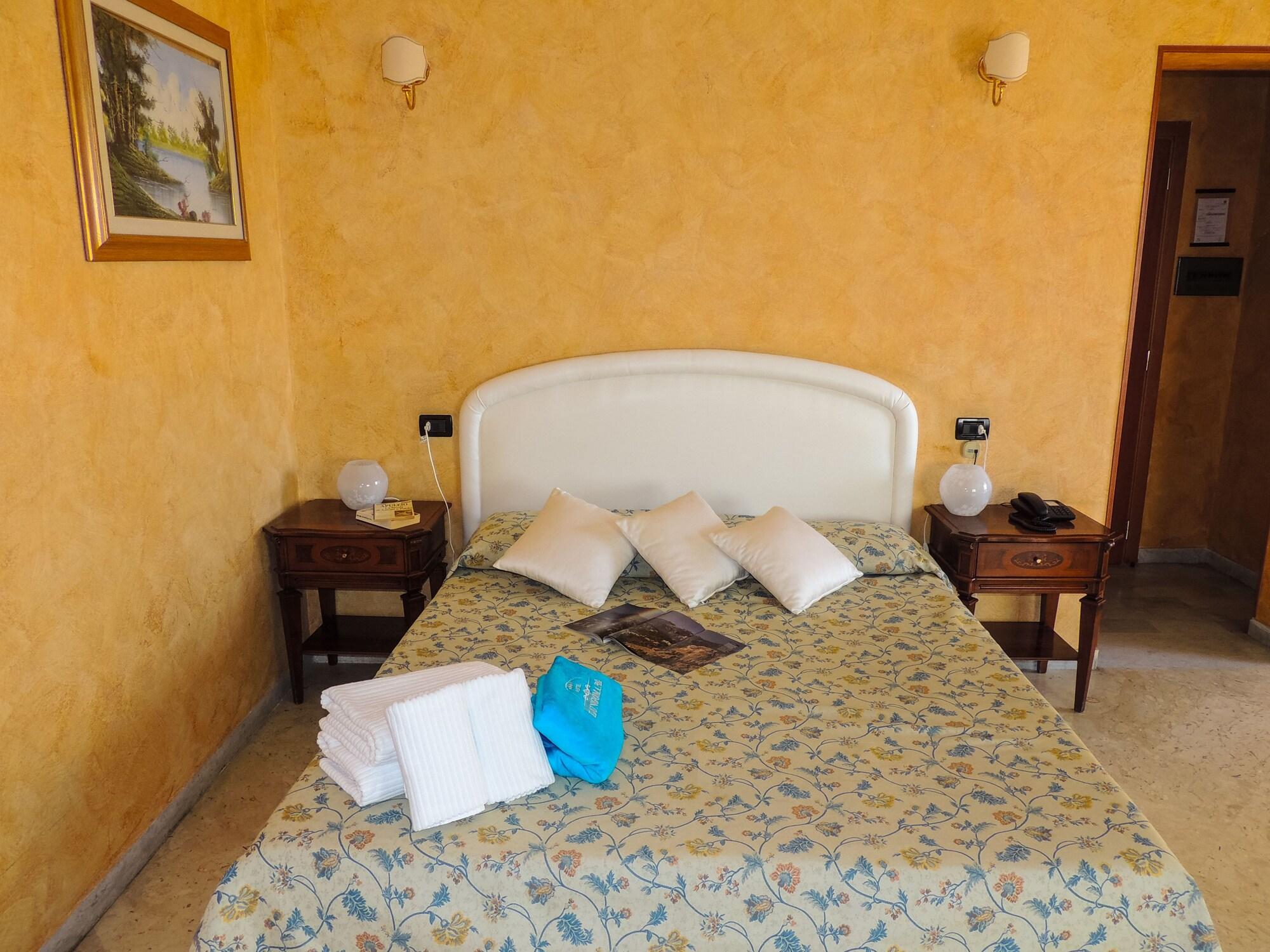 Hotel Lungomare Reggio Calabria Exterior photo
