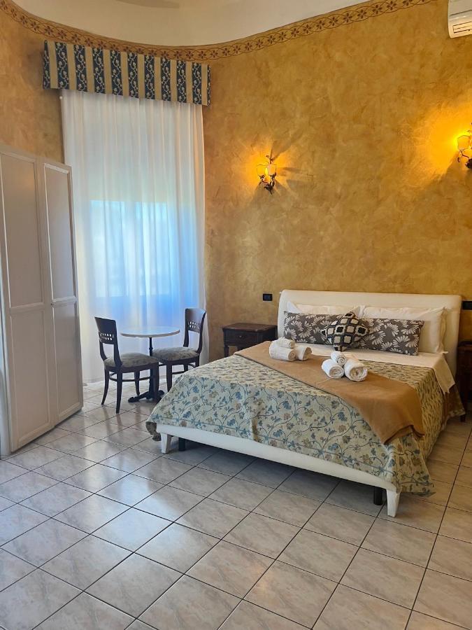 Hotel Lungomare Reggio Calabria Exterior photo