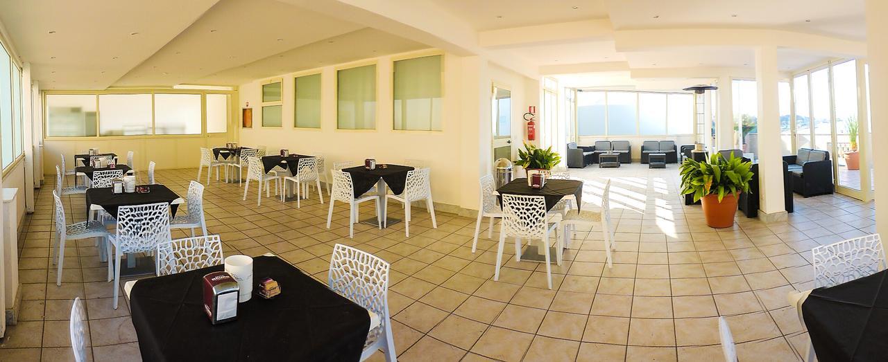 Hotel Lungomare Reggio Calabria Exterior photo