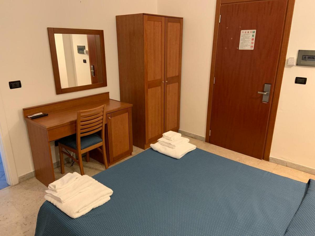 Hotel Lungomare Reggio Calabria Exterior photo
