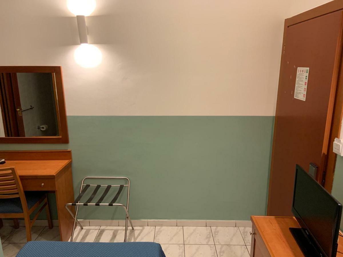 Hotel Lungomare Reggio Calabria Exterior photo