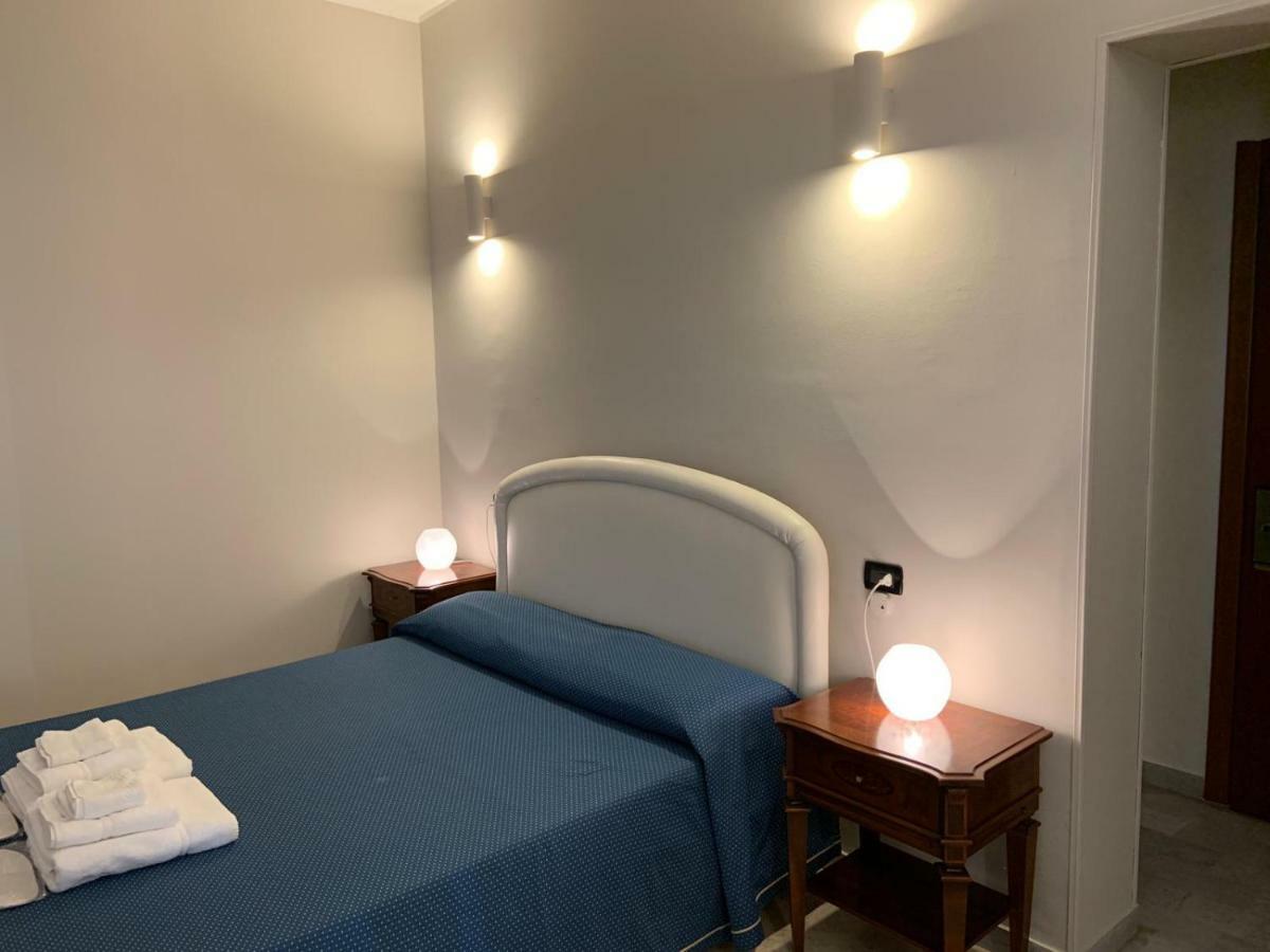 Hotel Lungomare Reggio Calabria Exterior photo