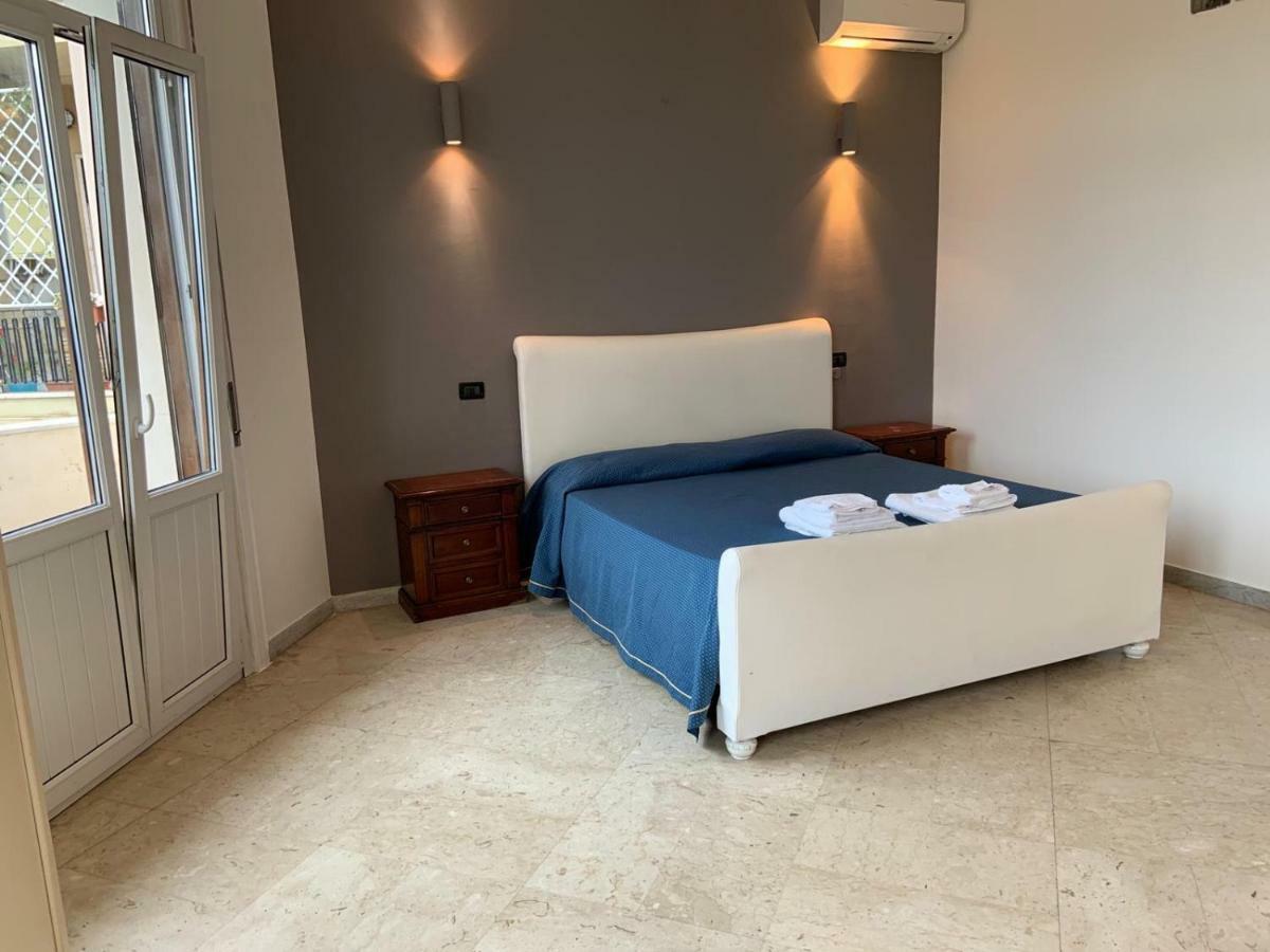 Hotel Lungomare Reggio Calabria Exterior photo