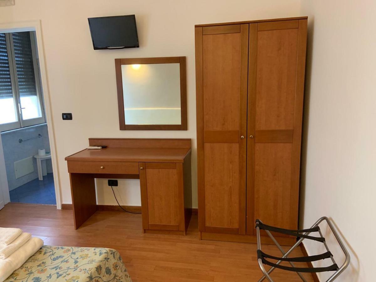 Hotel Lungomare Reggio Calabria Exterior photo