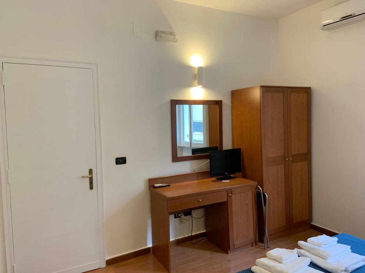 Hotel Lungomare Reggio Calabria Exterior photo